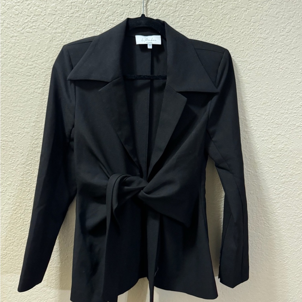 L’Academie Tilly Blazer in Black
